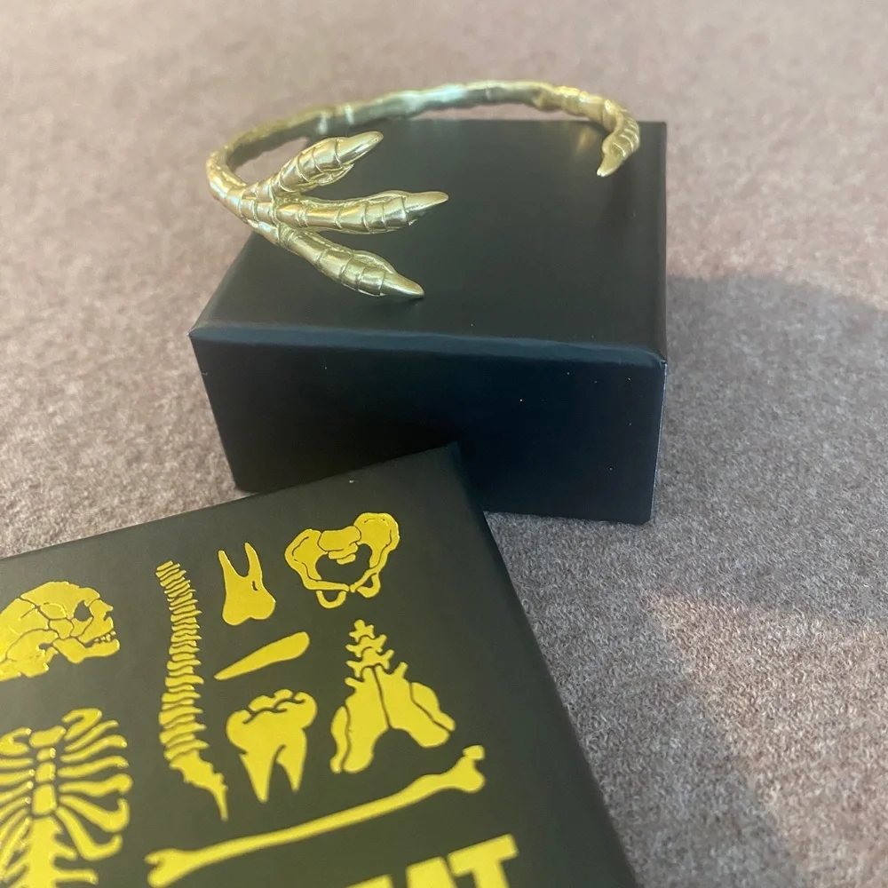 Verameat Fearless Talon Cuff / Brass - Picture 8 of 12